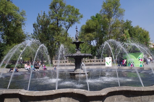 Parc à mexico City proche du palais des beaux arts