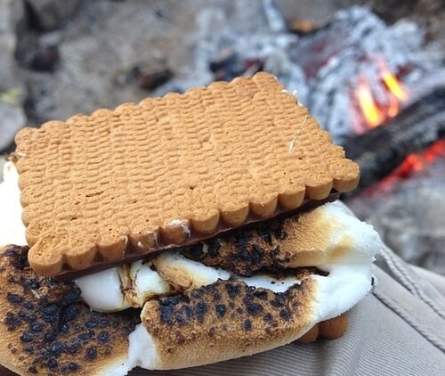 Smores à faire au feu de bois